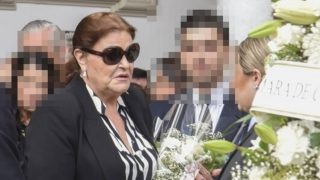 Charo Reina, en el funeral de su tía. (Foto: Gtres)