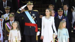 La Familia Real española el día de la proclamación como Rey de Felipe VI. (Foto: Gtres)
