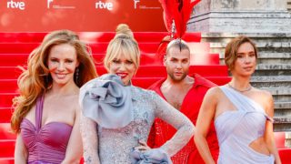 Eduardo Navarrete, Paula Vázquez, María Pobo y Patricia Conde en los Premios de la Academia de la Moda española. (Foto: Gtres)