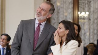 Los Reyes Felipe y Letizia, en un acto oficial. (Foto: Gtres)