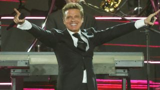 Luis Miguel en su concierto en el Santiago Bernabéu en Madrid. (Foto: Gtres)