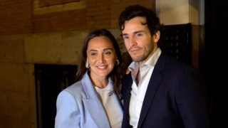 Tamara Falcó e Iñigo Onieva en la inauguración del restaurante Casa Salesas de Madrid. (Foto: Gtres)