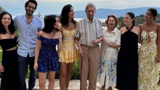 Mario Vargas Llosa y Patricia Llosa junto a sus nietos. (Foto: Redes sociales)
