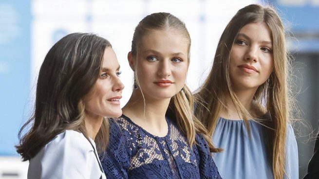 Letizia, Leonor, Sofía, Reina Letizia París