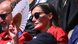 La Reina Letizia, en París. (Foto: Gtres)