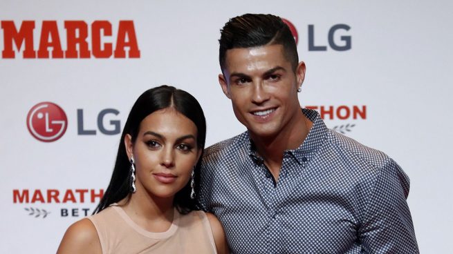 Cristiano Ronaldo y Georgina Rodríguez estrenan su palacio futurista entre rumores de boda secreta