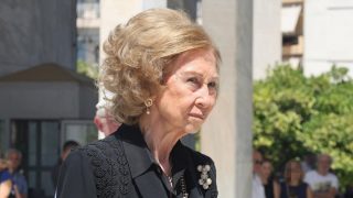 La Reina Sofía, en un funeral. (Foto: Gtres)