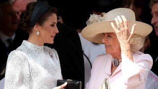 La Reina Letizia, con la reina Camila. (Foto: Gtres)