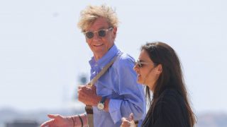 Ernesto de Hannover y su novia, Claudia Stilianopoulos en Ibiza. (Foto: Gtres)