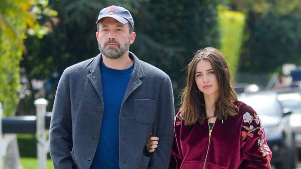 Ana de Armas y Ben Affleck paseando por Los Ángeles. (Foto:Gtres)