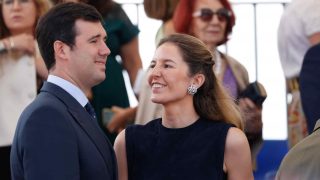 Victoria López Quesada y Enrique Moreno de la Cova asistieron a la ceremonia de Jura de Bandera y entrega de Despachos en la Escuela Naval Militar de Marín. (Foto: Gtres)