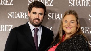 Antonio Matos y Caritina Goyanes en un acto de la firma ‘Suárez’ en Madrid. (Foto: Gtres)