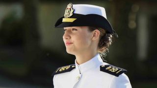 La princesa Leonor, a su llegada a la Escuela Naval de Marín. (Foto: Gtres)