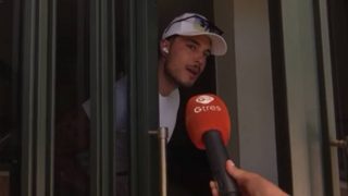 Carlo Costanzia en las inmediaciones de su casa en Madrid. (Foto: Gtres)