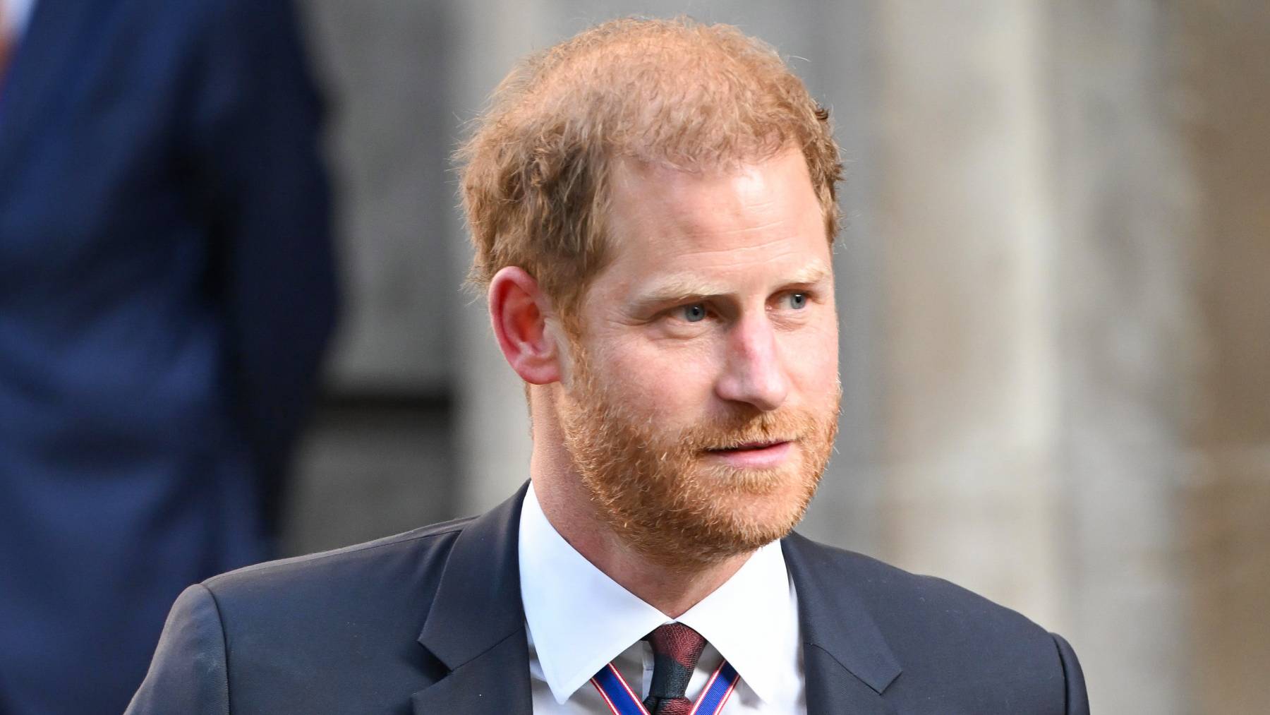 Harry aterriza en Londres entre fuertes rumores de acercamiento con su padre