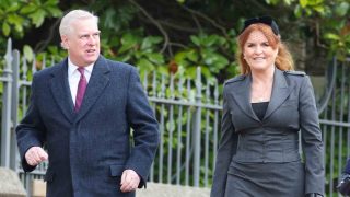 El duque de York con su ex mujer, Sarah Ferguson. (Foto: Gtres).