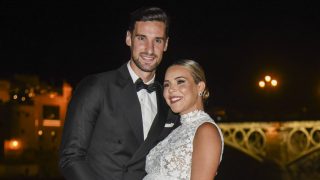 Alba Silva y Sergio Rico en Sevilla. (Foto: Gtres)