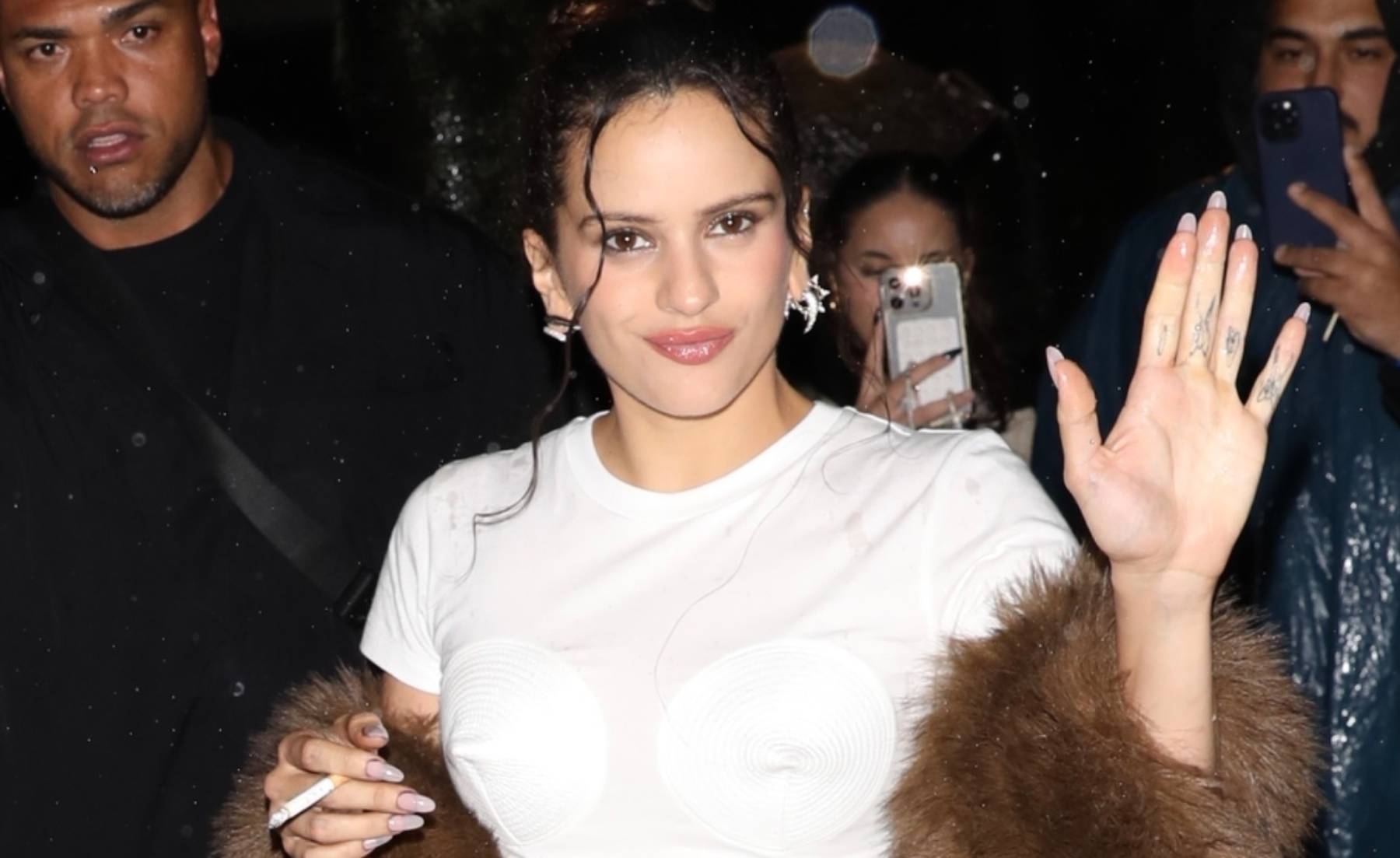 El truco fácil que usa Rosalía y que puedes copiar para tener cejas perfectas durante todo el año