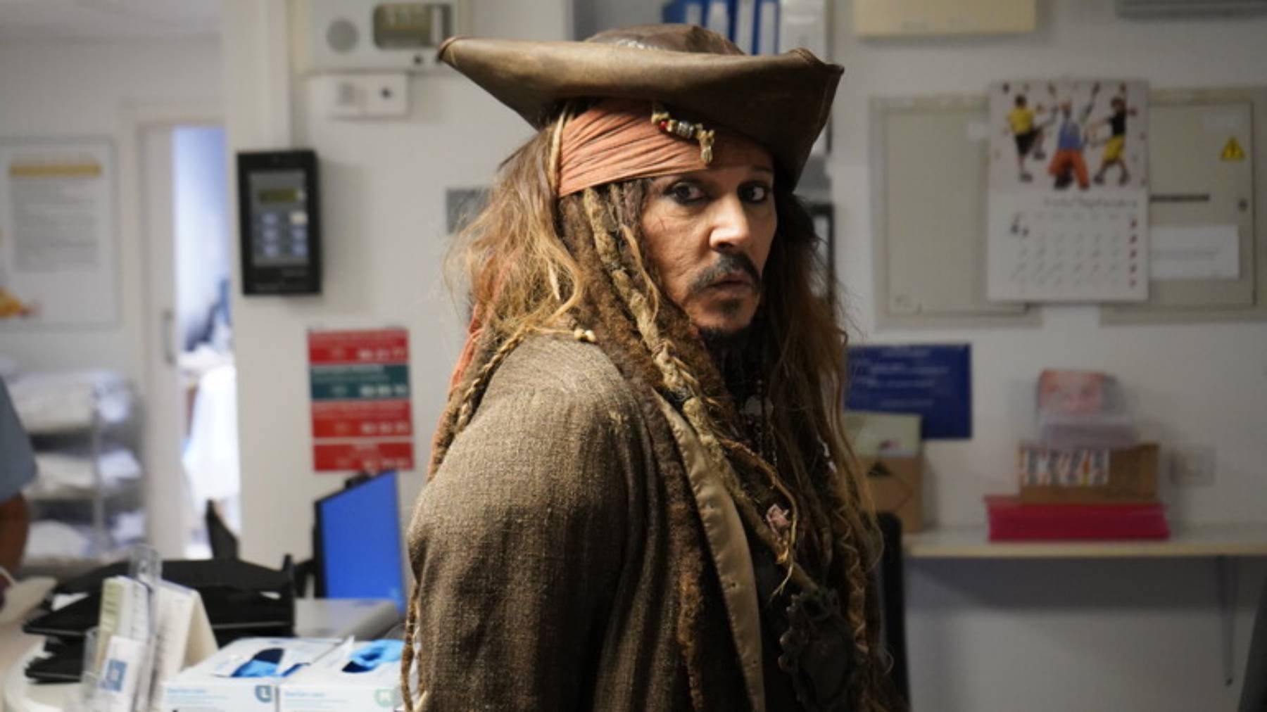 Johnny Depp, Jack Sparrow, Johnny Depp hospital