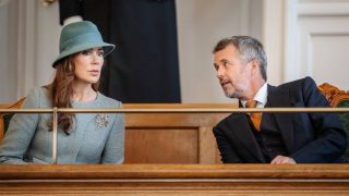 Mary Donaldson y Federico de Dinamarca en la apertura del parlamento danés. (Foto: Gtres)