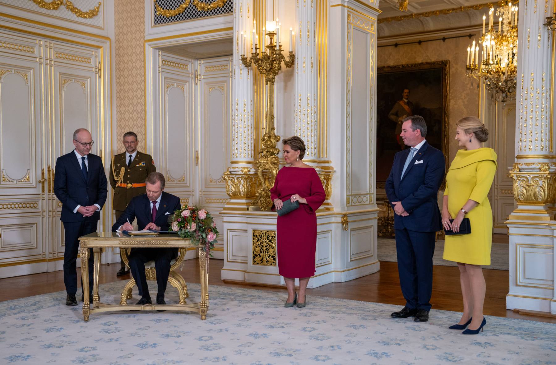 El príncipe Guillermo, , su madre, la Gran Duquesa María Teresa, su padre, el Grand Duque Henri, y su mujer, la princesa Stephanie. (Foto: Gtres)