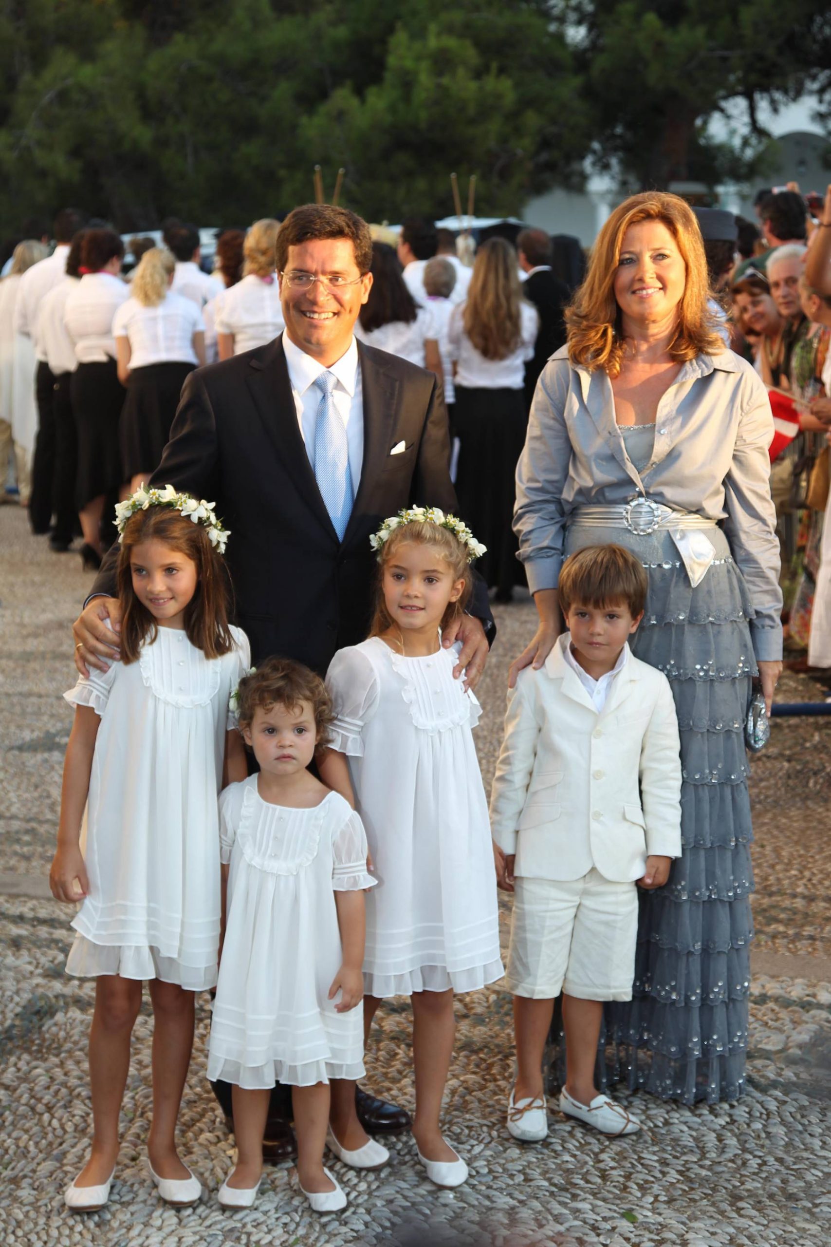 La princesa Aleixa y Carlos Morales junto a sus hijos. (Foto: Gtres)