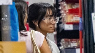 Aitana Ocaña en el interior de un comercio. (Foto: Gtres)