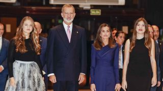 Sus Majestades los Reyes, la princesa Leonor y la infanta Sofía. (Foto: Gtres)