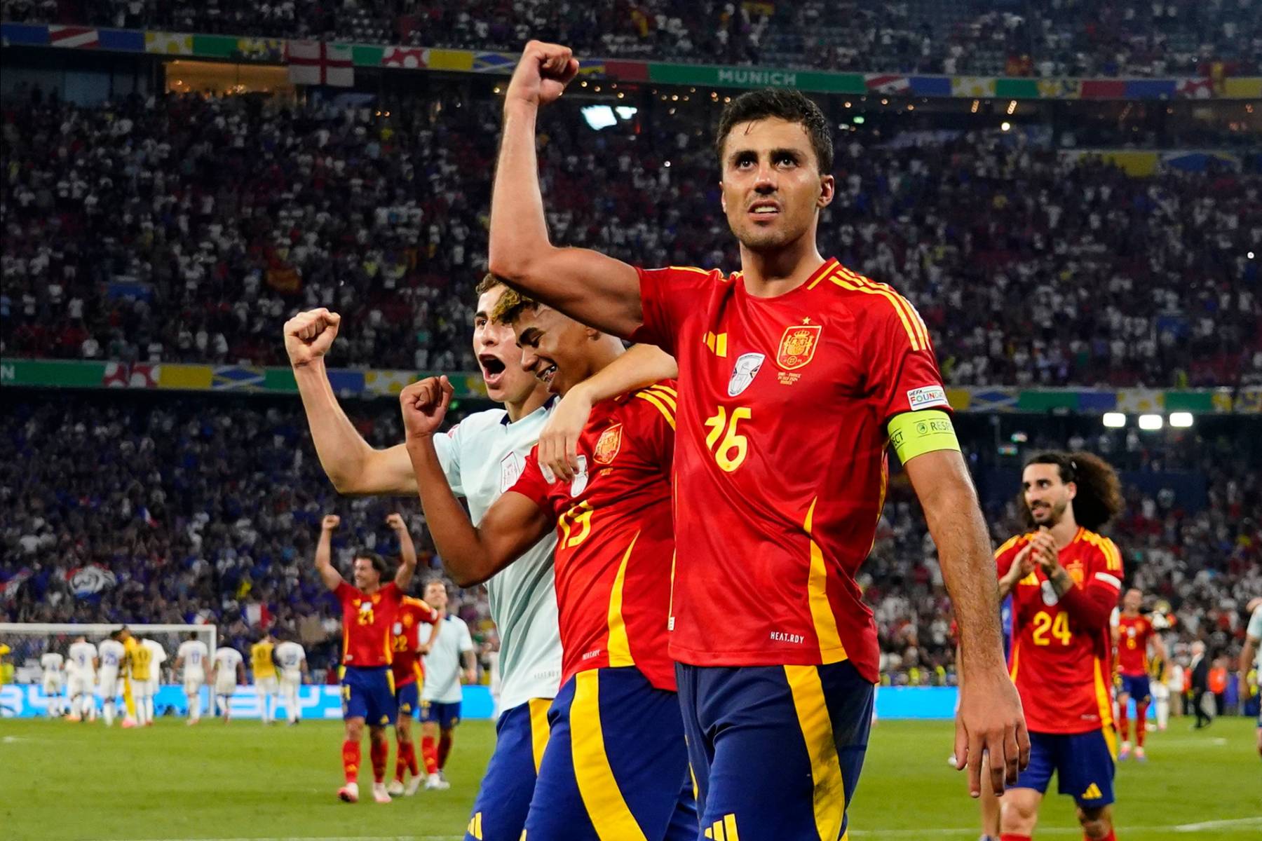 Rodri Hernández durante un partido de fútbol. (Foto: Gtres)