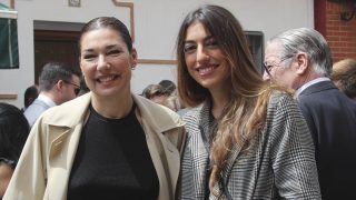 Raquel Revuelta y Claudia Ula en Sevilla. (Foto: Gtres)