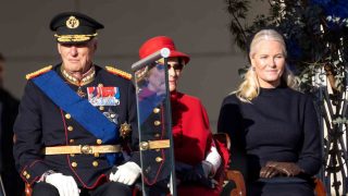 La princesa Mette-Marit con los reyes de Noruega. (Foto: Gres).