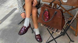 Un ejemplo de la tendencia de mocasines con calcetines. (Foto: Redes Sociales)