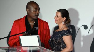 La princesa Marta Luisa de Noruega y el chamán Durek Verrett en unos premios. (Foto: Gtres)