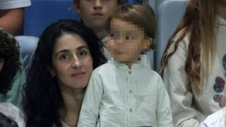 La mujer e hijo de Rafa Nadal en la Copa Davis. (Foto: Gtres)