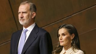 Los Reyes Felipe y Letizia en un acto oficial. (Foto: Gtres)