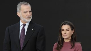 Los Reyes Felipe Letizia en un acto oficial. (Foto: Gtres)