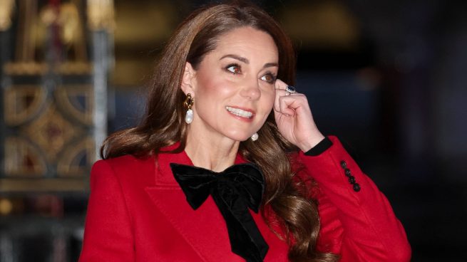 El look de Kate Middleton en el Concierto de Villancicos de Navidad. (Foto: Gtres)