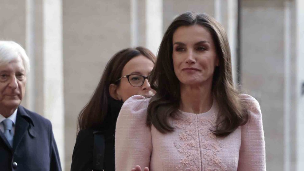 El romántico look de la Reina Letizia para la bienvenida oficial en Roma