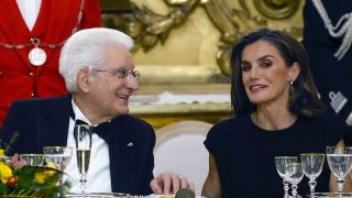La Reina Letizia con Sergio Mattarella. (Foto: Gtres).