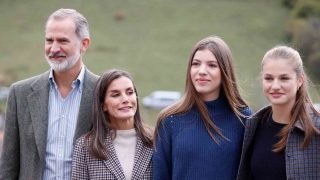 Los Reyes con la princesa Leonor y la infanta . (Foto: Gtres).