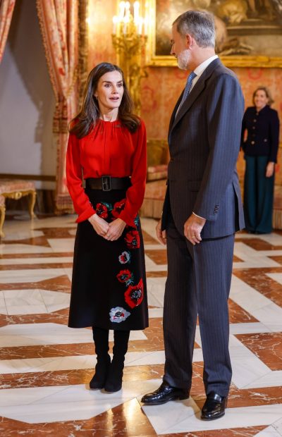 Los Reyes Felipe y Letizia en un acto oficial. (Foto: Gtres)