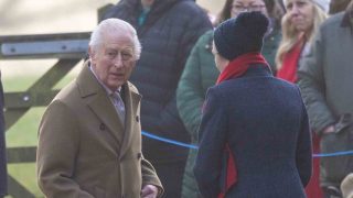 El rey Carlos III con la princesa Ana. (Foto: Gtres).