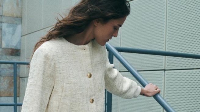 Fichamos en Zara la bomber estrella del invierno: es de lana y da a tus looks un toque sofisticado