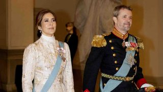 Los reyes de Dinamarca en un acto oficial. (Foto: Gtres).