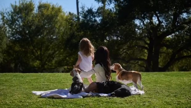 Meghan Markle junto a su hija, Lilibet Diana, y el pequeño Guy. (Foto: Instagram)