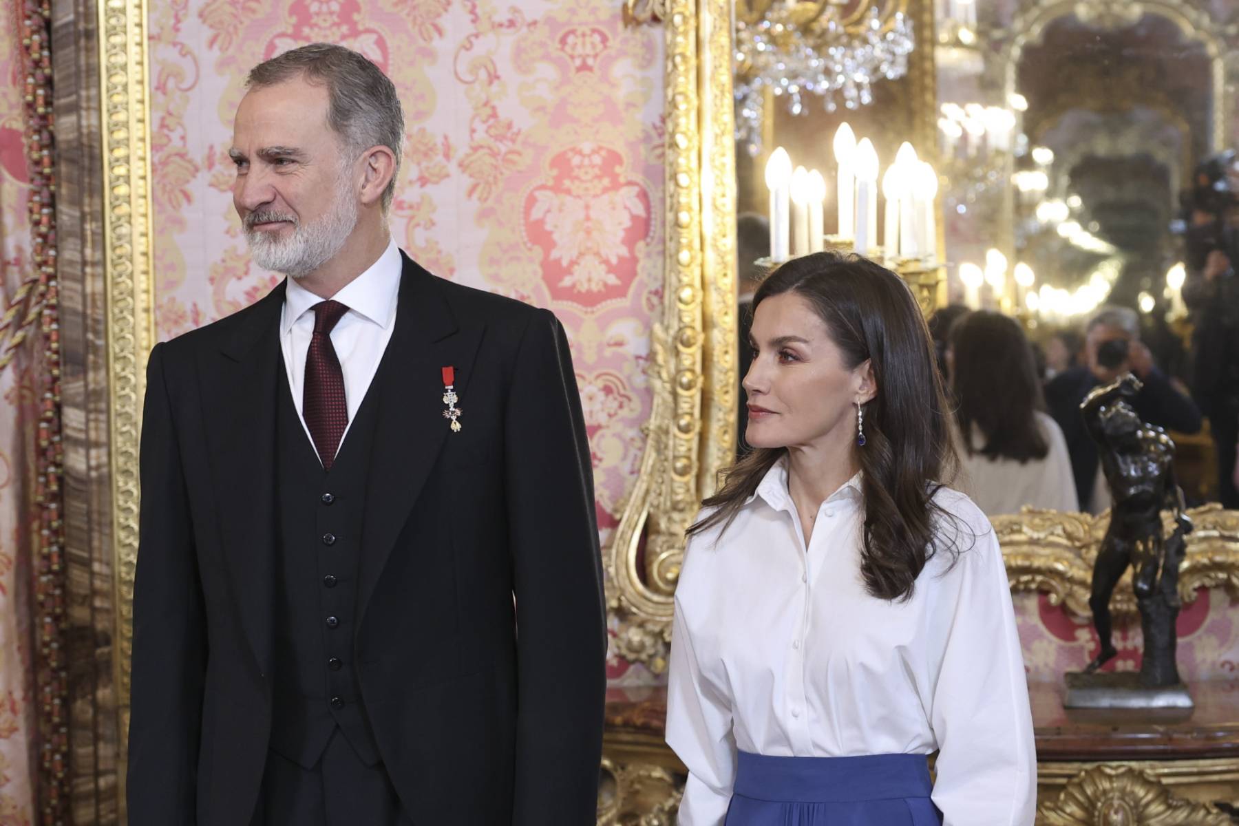 Los Reyes Felipe y Letizia en un acto. (Foto: Gtres)