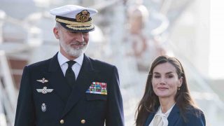 Los Reyes don Felipe y doña Letizia en Cádiz. (Foto: Gtres).