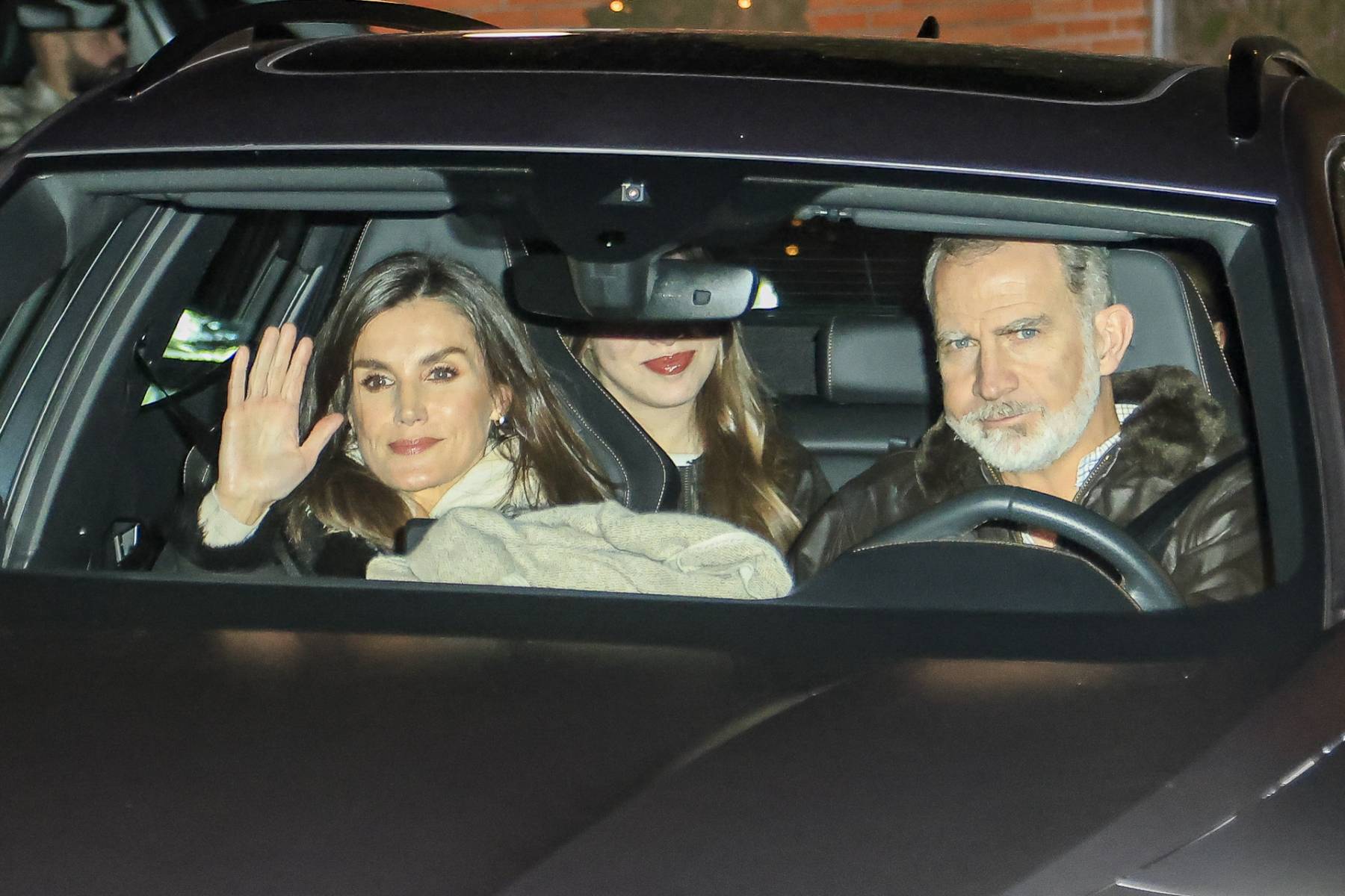 Los Reyes Felipe y Letizia junto a sus hijas. (Foto: Gtres)