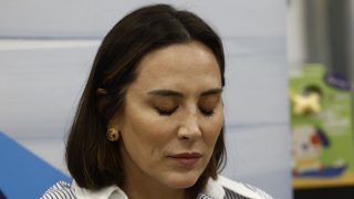 Tamara Falcó con el rostro serio. (Foto: Gtres)