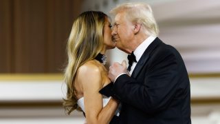 Donald y Melania Trump en el primer baile presidencial de su segunda investidura. (Foto: Gtres)